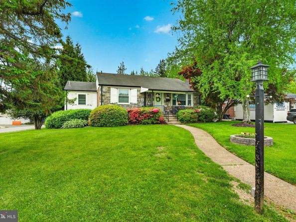 65 Delia Drive, Broomall PA 19008