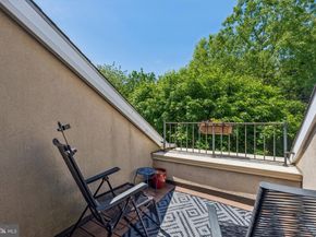 852 Independence Court, Philadelphia PA 19147