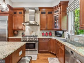 852 Independence Court, Philadelphia PA 19147