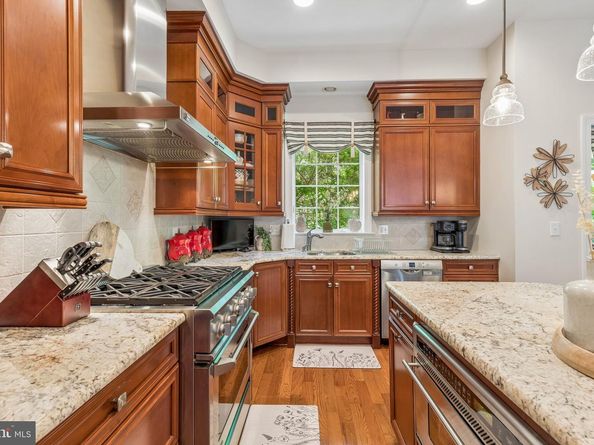 852 Independence Court, Philadelphia PA 19147