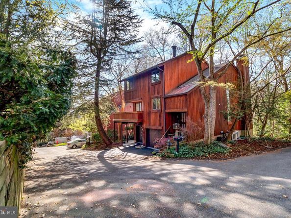 5211 Macarthur Terrace NW, Washington DC 20016