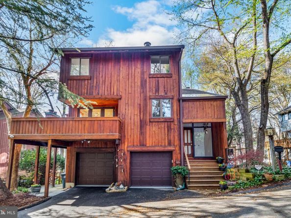 5211 Macarthur Terrace NW, Washington DC 20016