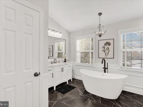 1283 Clearview Drive, Yardley PA 19067