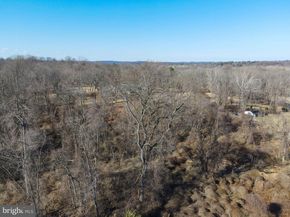 1283 Clearview Drive, Yardley PA 19067