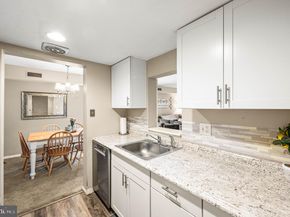 275 Drummers Lane 275, Wayne PA 19087