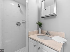 907 8TH Street NE, Washington DC 20002