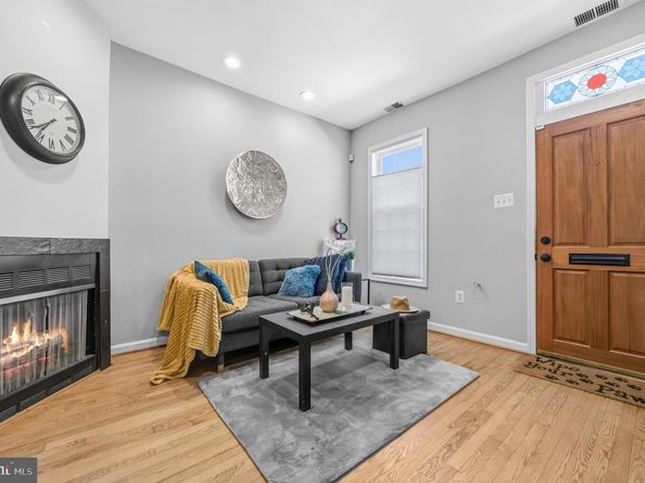 907 8TH Street NE, Washington DC 20002