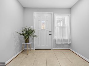 907 8TH Street NE, Washington DC 20002