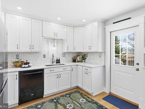 202 Glen Avenue SW, Vienna VA 22180