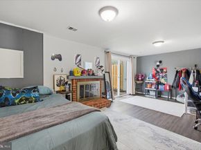 1042 Tottenham Court, Sterling VA 20164