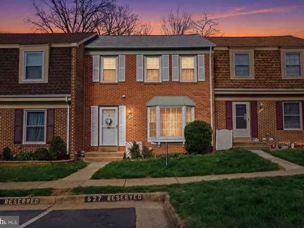 1042 Tottenham Court, Sterling VA 20164