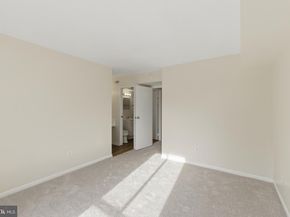 2316 Freetown Court 10/21C, Reston VA 20191