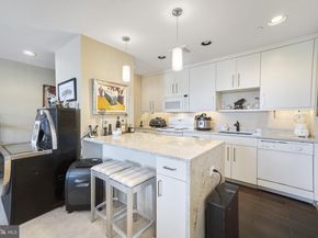1919 Chestnut Street 2901/02/24, Philadelphia PA 19103