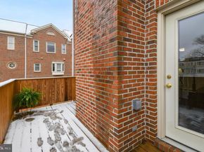 1122 N Stafford Street, Arlington VA 22201