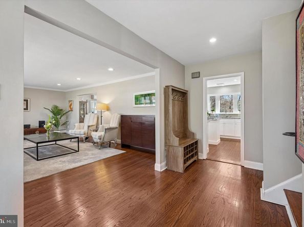 1721 Sherwood Circle, Villanova PA 19085