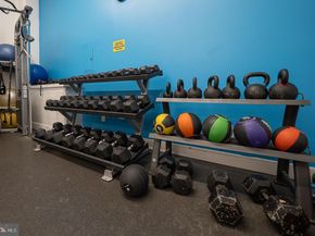 2200 Arch Street 913, Philadelphia PA 19103