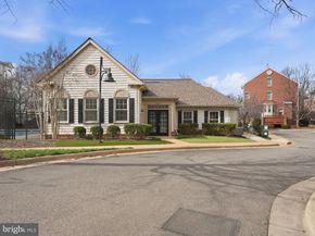 4667 Longstreet Lane 205, Alexandria VA 22311