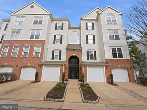 4667 Longstreet Lane 205, Alexandria VA 22311