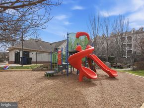 4667 Longstreet Lane 205, Alexandria VA 22311