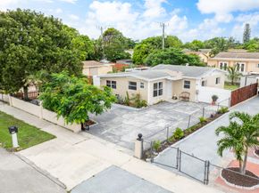 201 NE 28th Court, Boynton Beach FL 33435