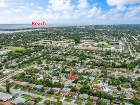 201 NE 28th Court, Boynton Beach FL 33435