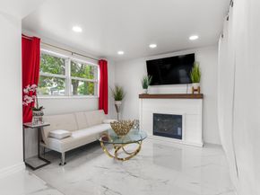 201 NE 28th Court, Boynton Beach FL 33435