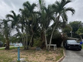 5726 Douglas Street, Hollywood FL 33021