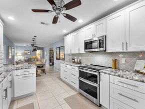 2527 SW 12th Street, Boynton Beach FL 33426