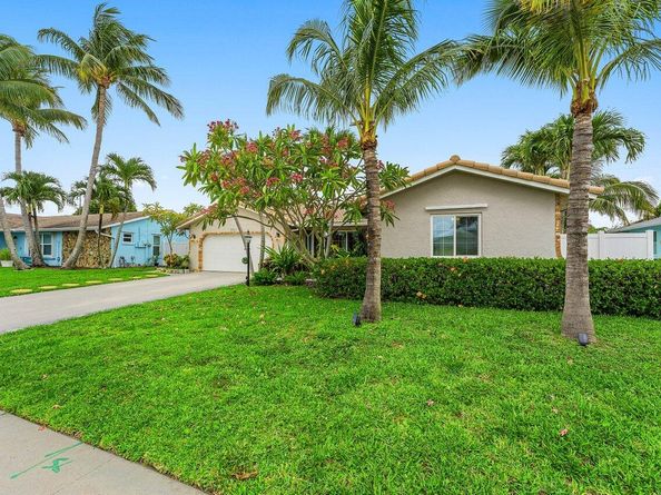 2527 SW 12th Street, Boynton Beach FL 33426