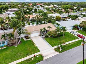 2527 SW 12th Street, Boynton Beach FL 33426