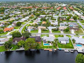 2527 SW 12th Street, Boynton Beach FL 33426