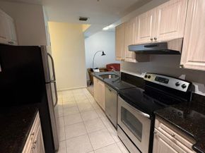 2080 Greenview Shores Boulevard 402, Wellington FL 33414