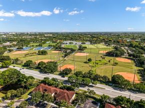 9265 NW 9th Court, Plantation FL 33324