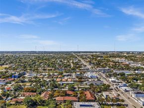 23 SE 3rd Avenue, Hallandale Beach FL 33009