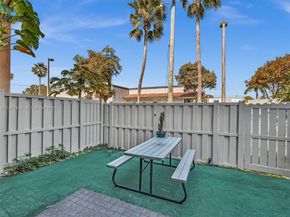 23 SE 3rd Avenue, Hallandale Beach FL 33009