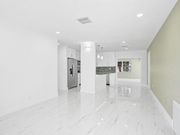 1437 SW 1st Avenue, Deerfield Beach FL 33441