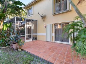 11377 Lakeview Drive, Coral Springs FL 33071
