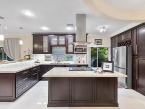 11377 Lakeview Drive, Coral Springs FL 33071