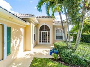 8222 Dominica Place, Wellington FL 33414