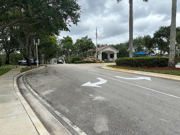 17110 NW 10th Street, Pembroke Pines FL 33028