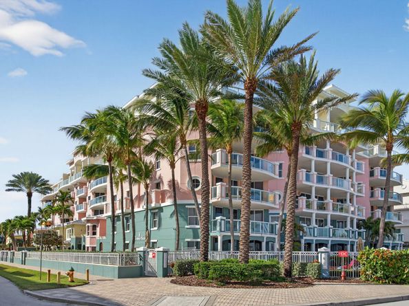 2051 SE 3rd Street Th8, Deerfield Beach FL 33441