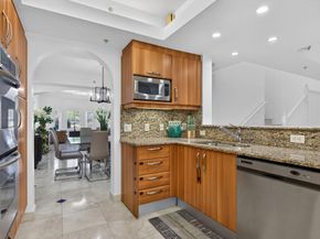 2051 SE 3rd Street Th8, Deerfield Beach FL 33441