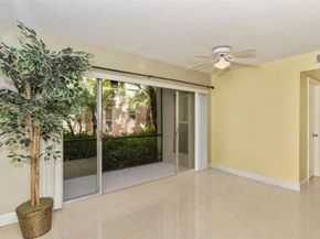 5276 NE 6th Ave F19, Oakland Park FL 33334