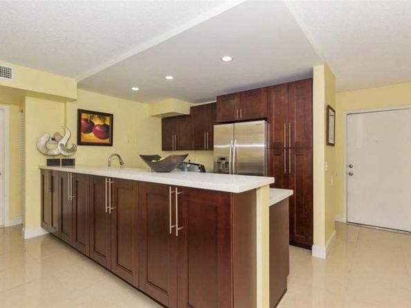 5276 NE 6th Ave F19, Oakland Park FL 33334