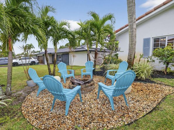 903 SW 28th Avenue, Boynton Beach FL 33435