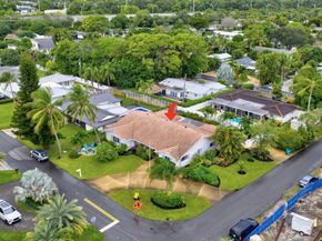 903 SW 28th Avenue, Boynton Beach FL 33435