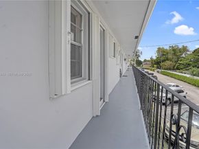 7401 Pines Boulevard 221, Pembroke Pines FL 33024