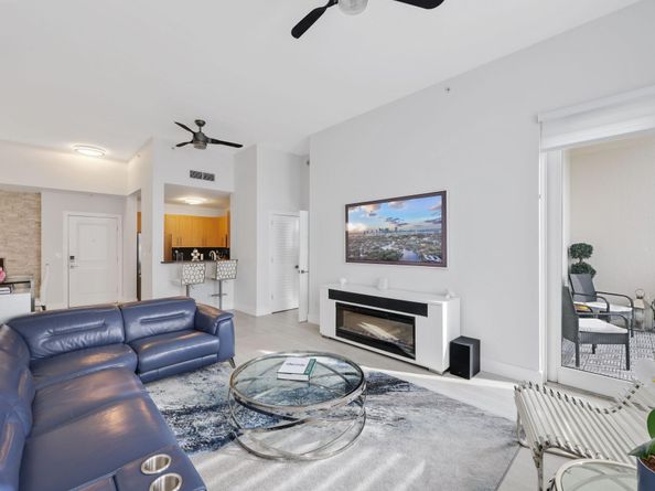 511 SE 5th Ave 2412, Fort Lauderdale FL 33301