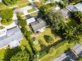 817 Buttonwood Road, North Palm Beach FL 33408