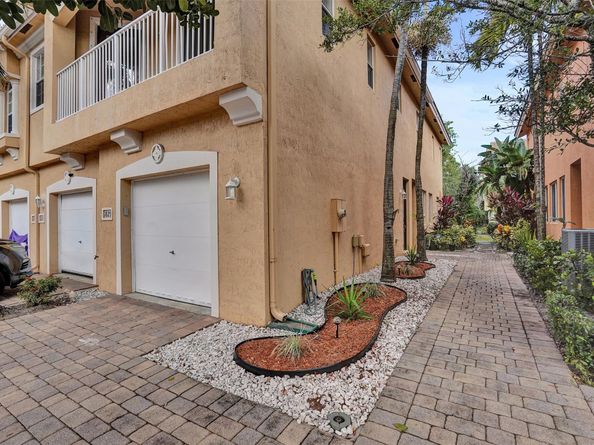1825 Sonrisa Drive, Riviera Beach FL 33404